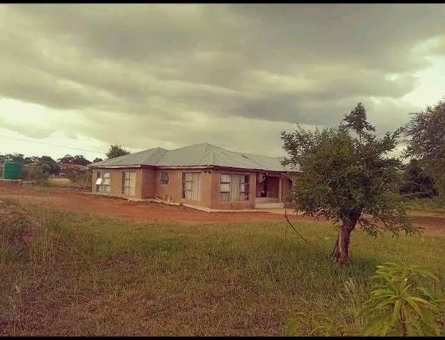 3 BEDROOM HOUSE FOR SALE IN MAKHUVHA B